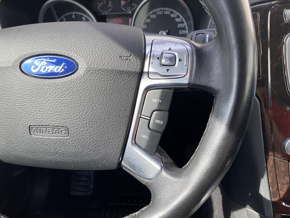 Ford Mondeo 2.0 i Ghia
