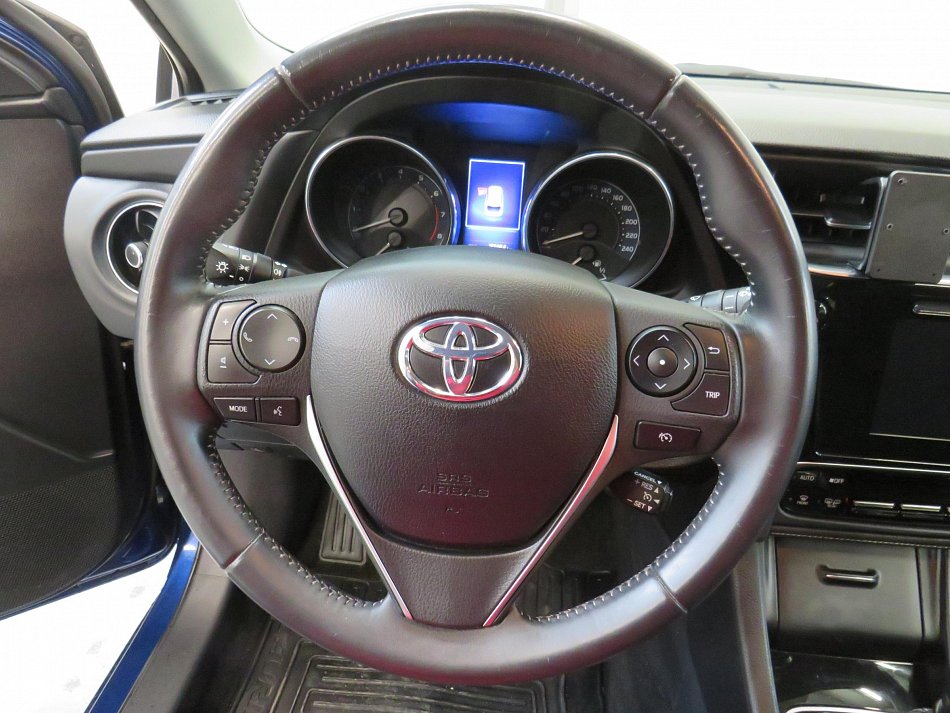 Toyota Auris 1.6 VVTI 