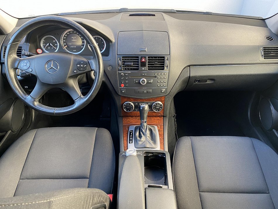 Mercedes-Benz Třída C 1.6 K Elegance C180