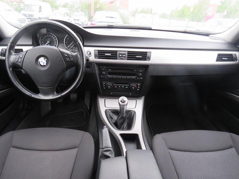 BMW Řada 3 2.0i  318i