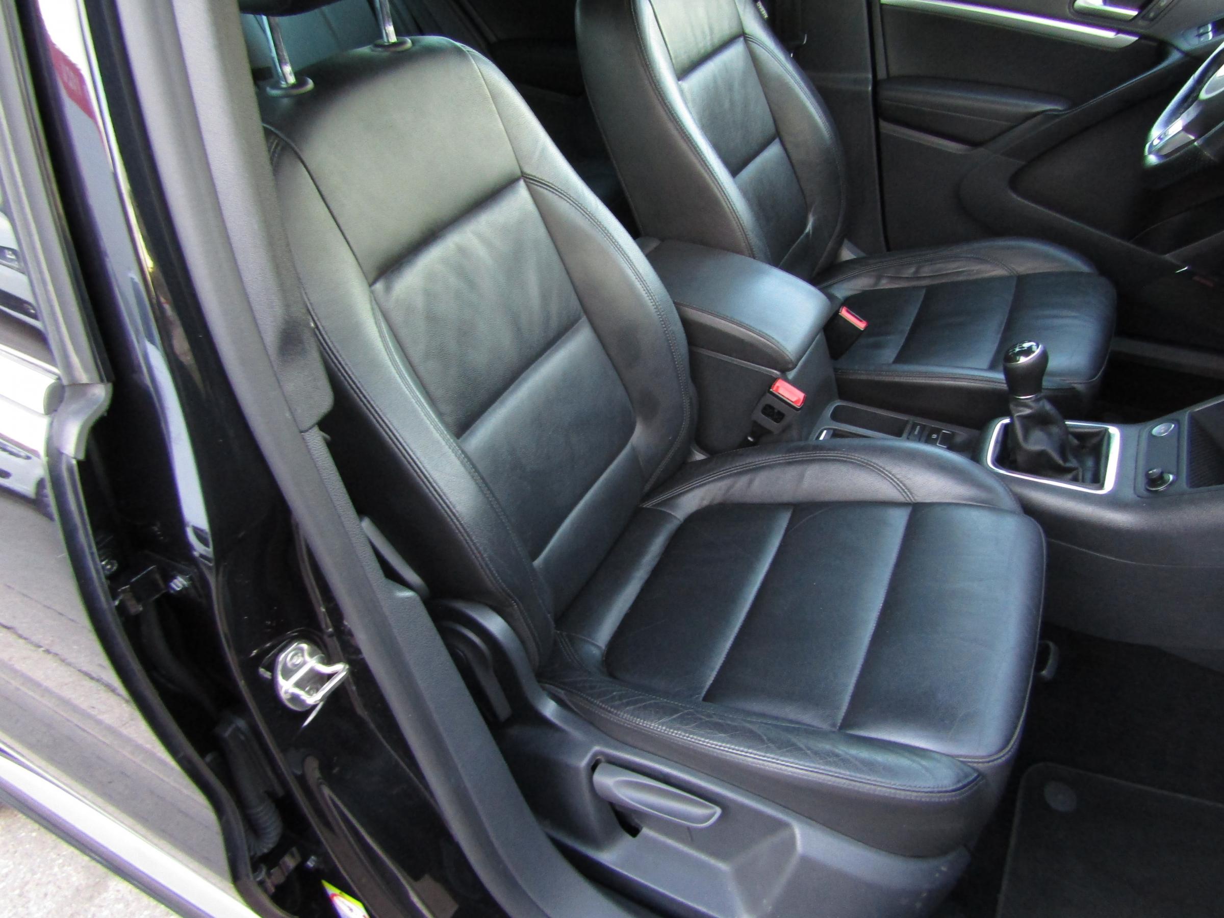 Volkswagen Tiguan, 2014 - pohled č. 12