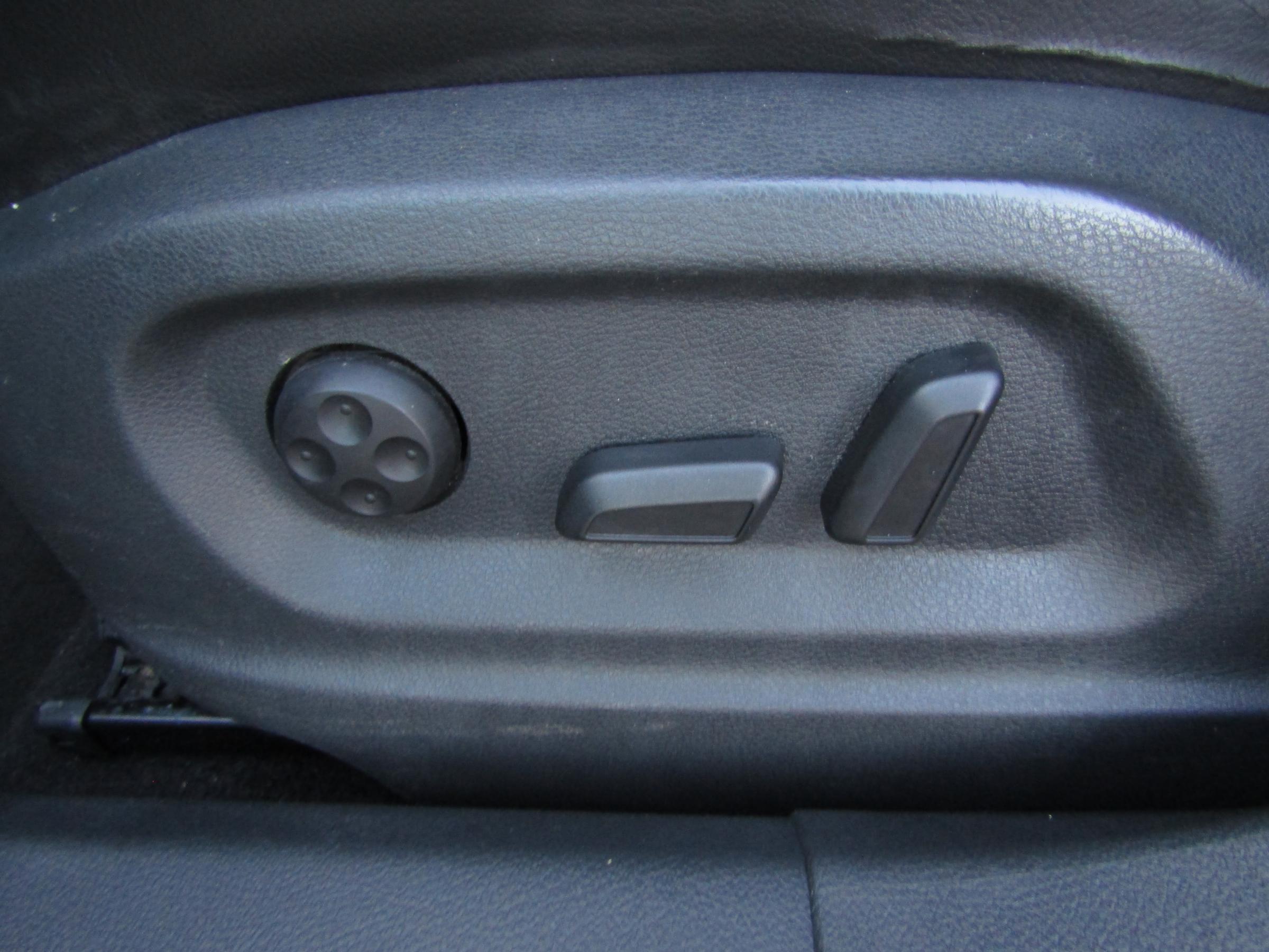 Volkswagen Tiguan, 2014 - pohled č. 15