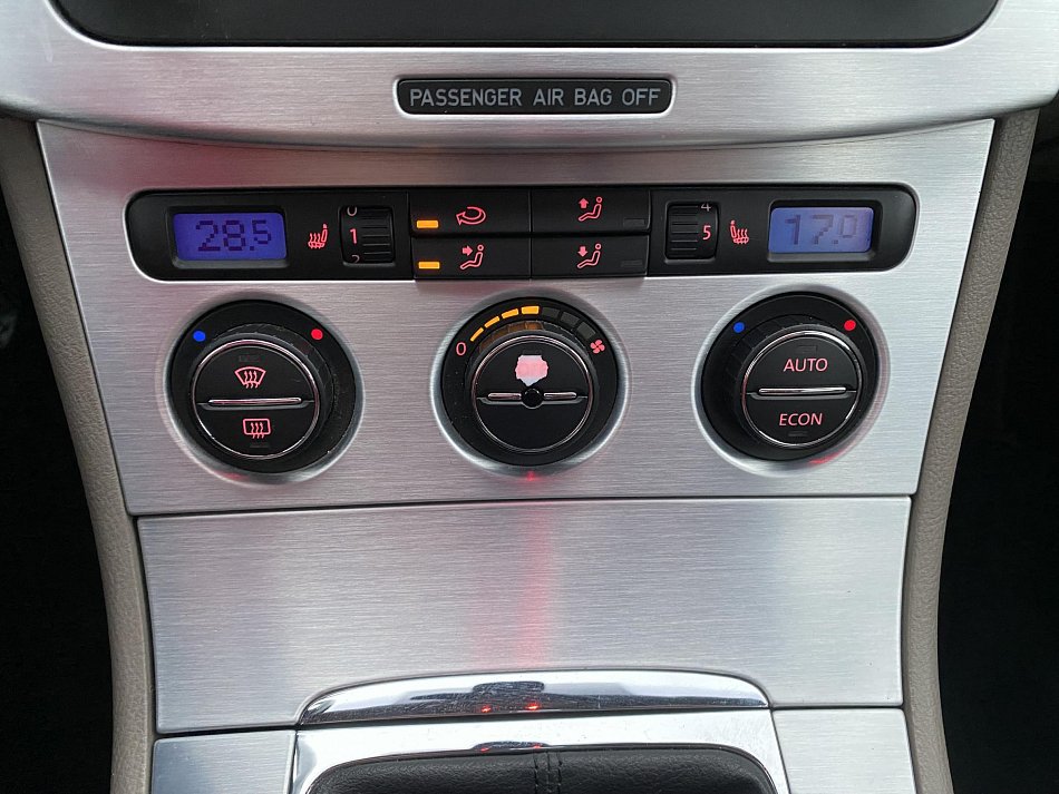 Volkswagen Passat 2.0 FSi 