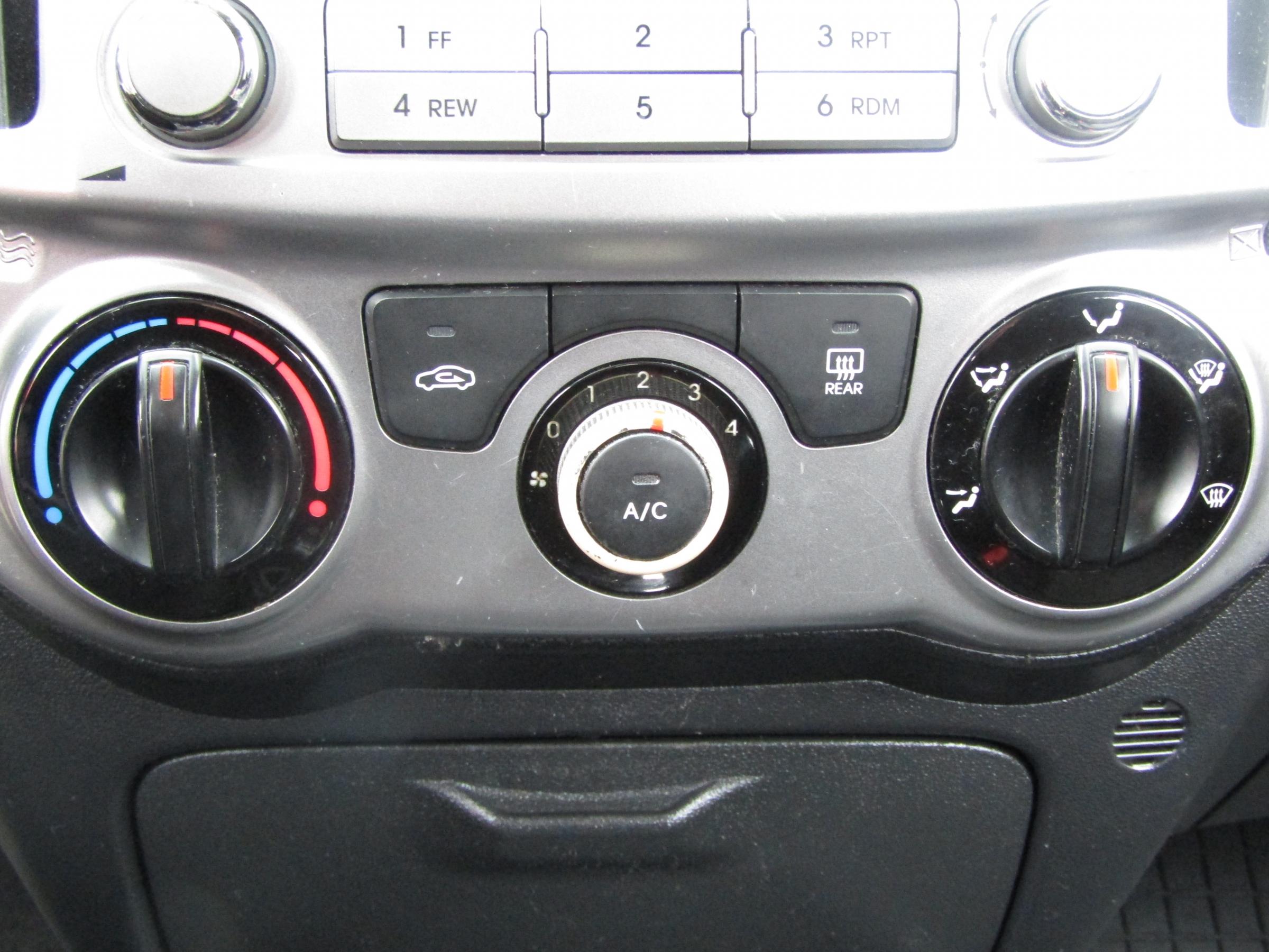 Hyundai i20, 2013 - pohled č. 13