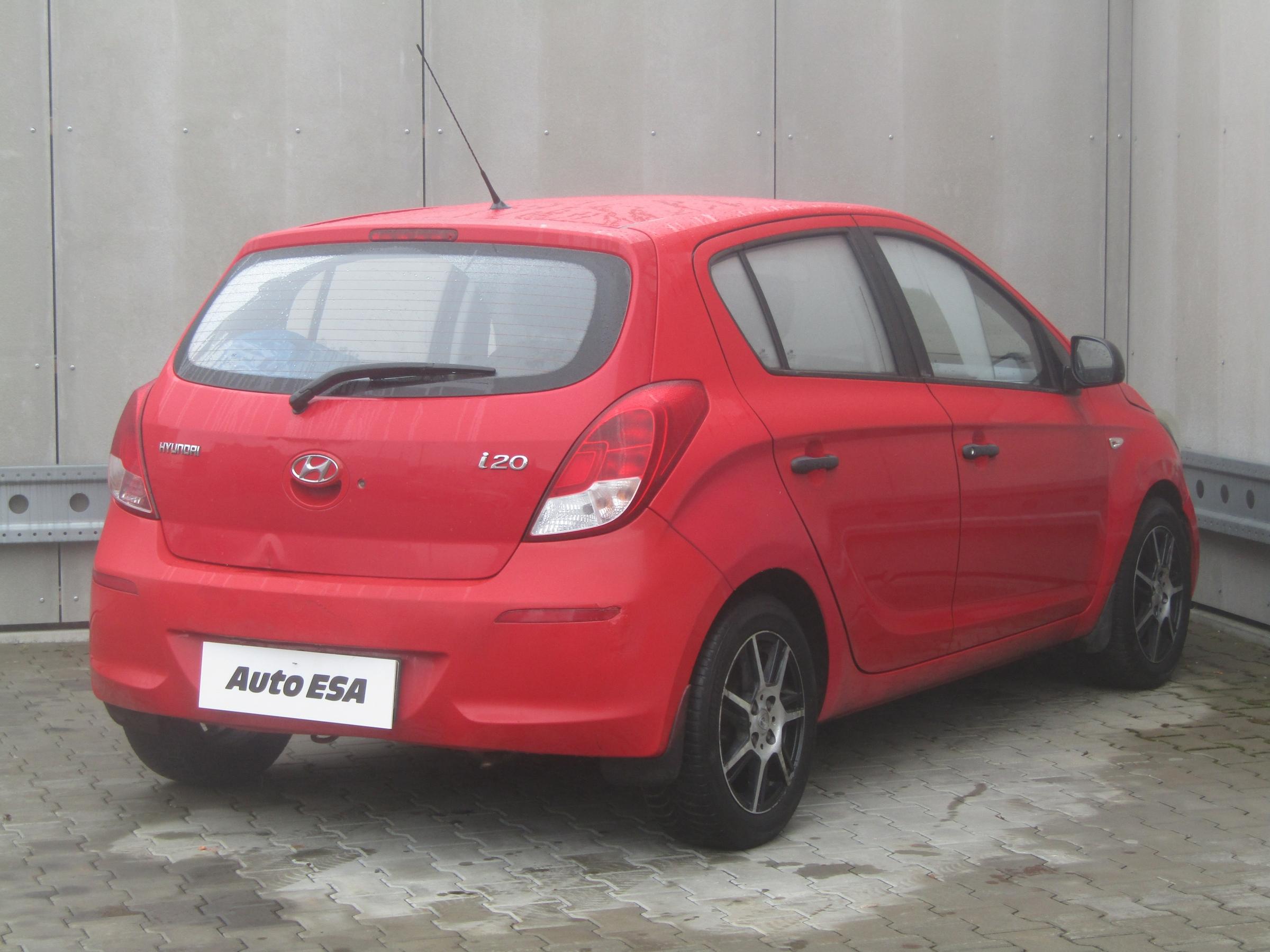 Hyundai i20, 2013 - pohled č. 4