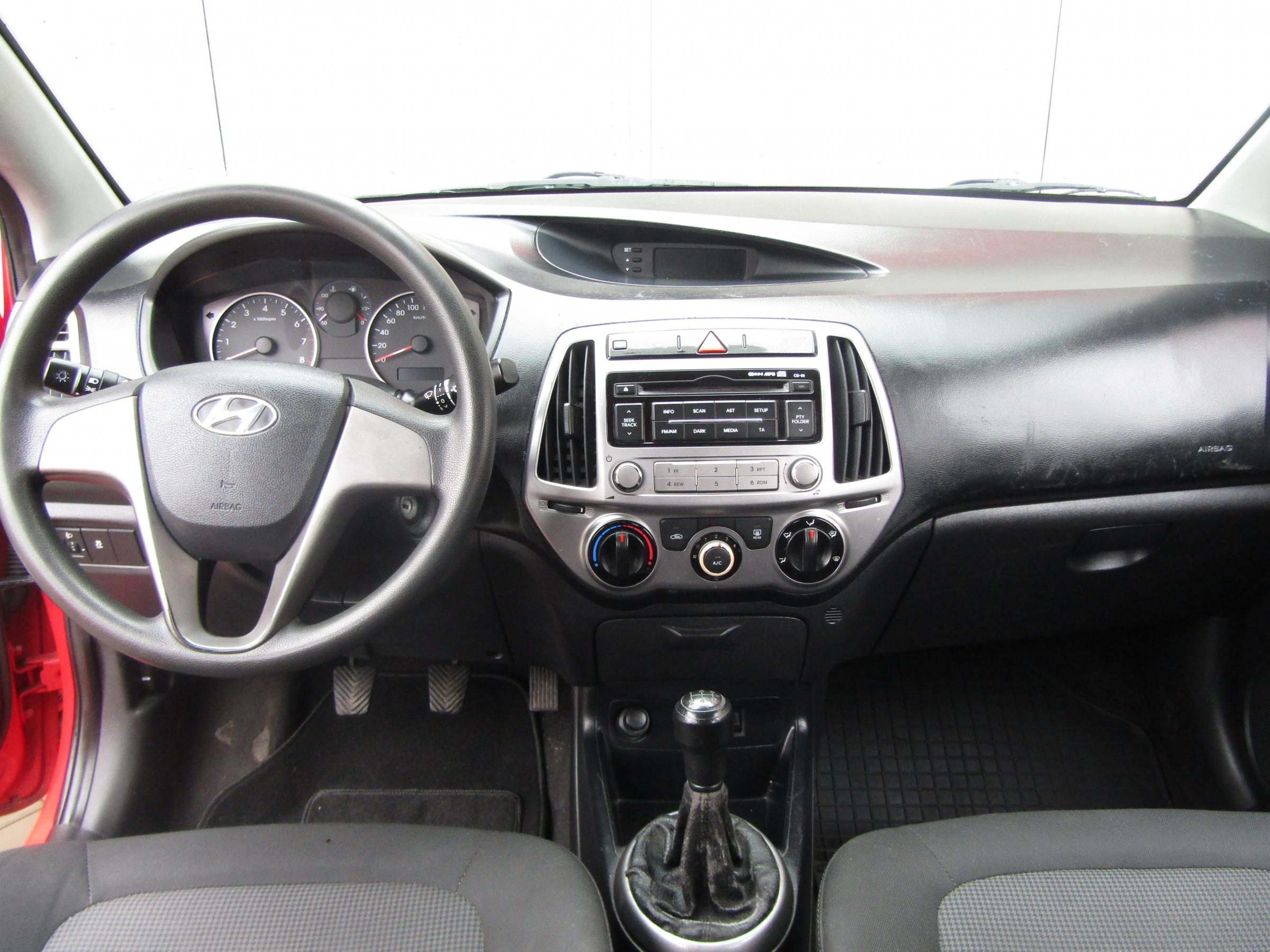 Hyundai i20, 2013 - pohled č. 8