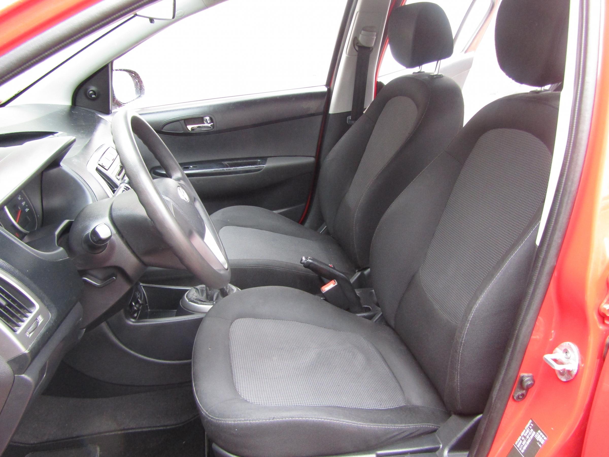 Hyundai i20, 2013 - pohled č. 9