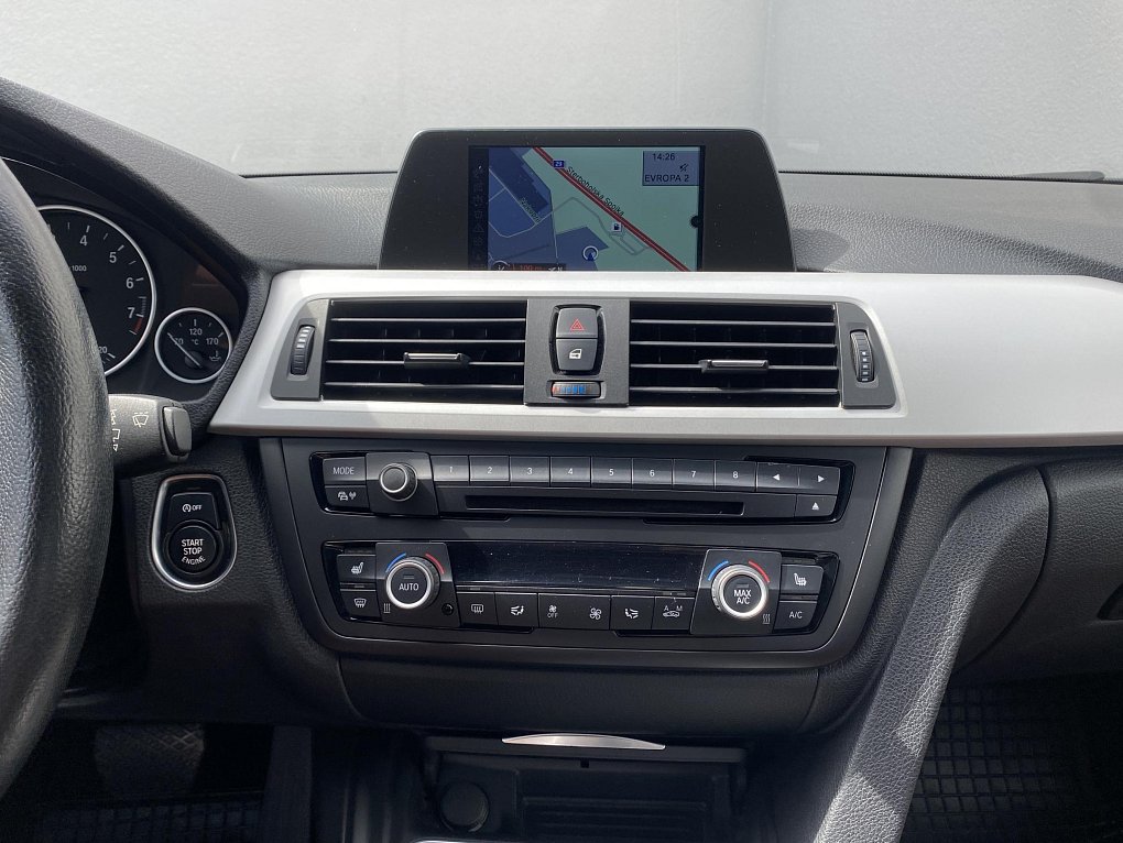 BMW Řada 3 3.0i  335i