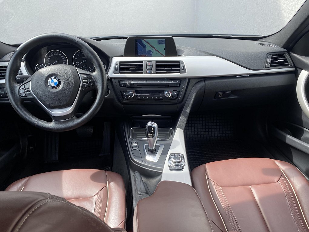 BMW Řada 3 3.0i  335i