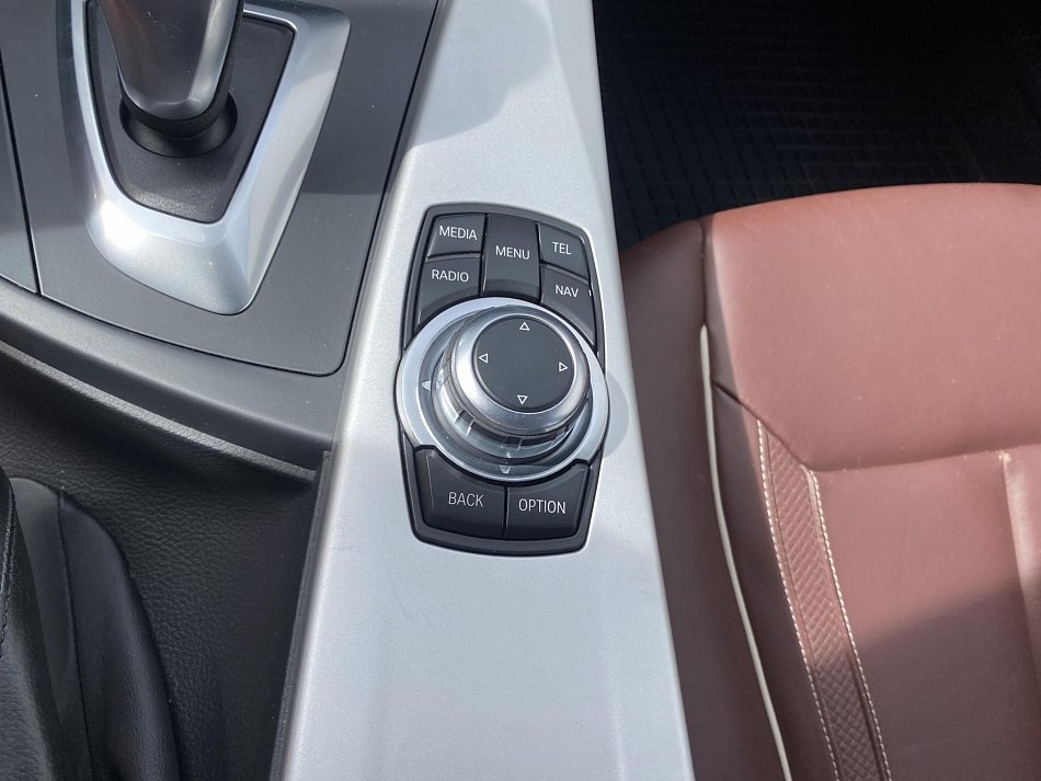 BMW Řada 3 3.0i  335i