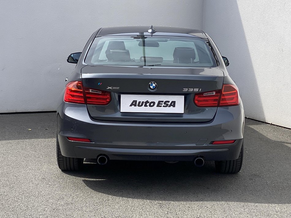 BMW Řada 3 3.0i  335i