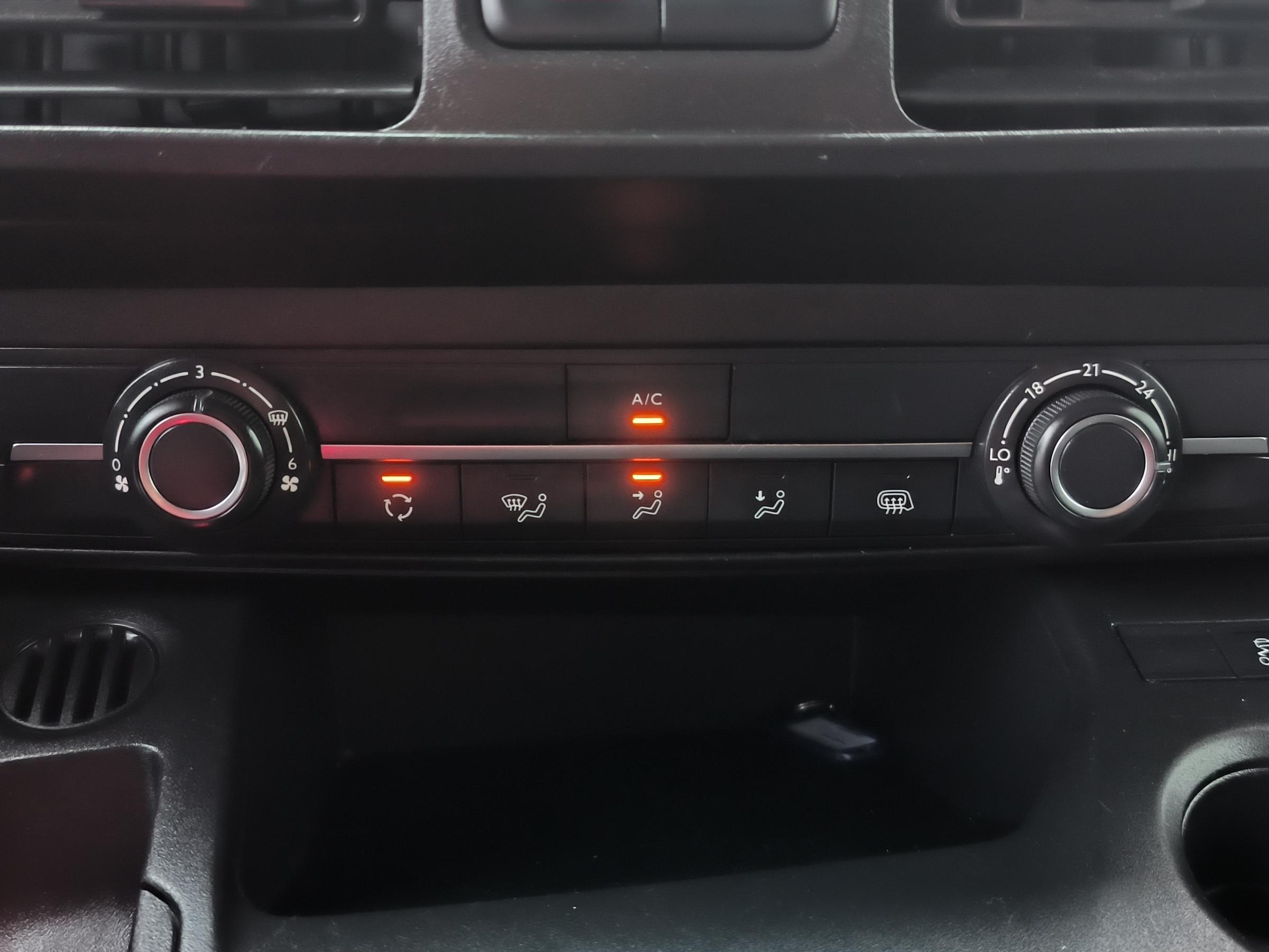 Peugeot Partner, 2021 - pohled č. 15