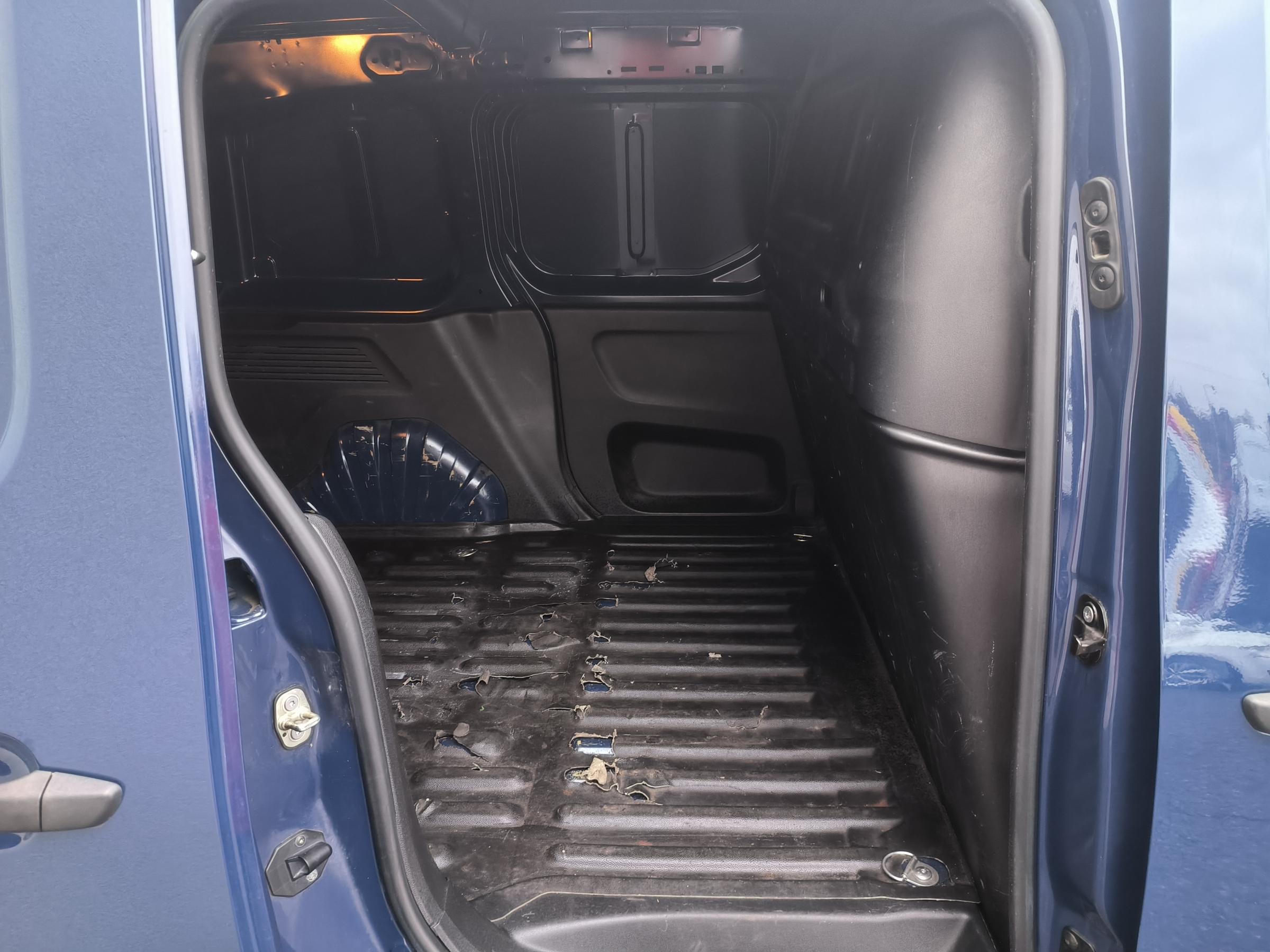 Peugeot Partner, 2021 - pohled č. 8