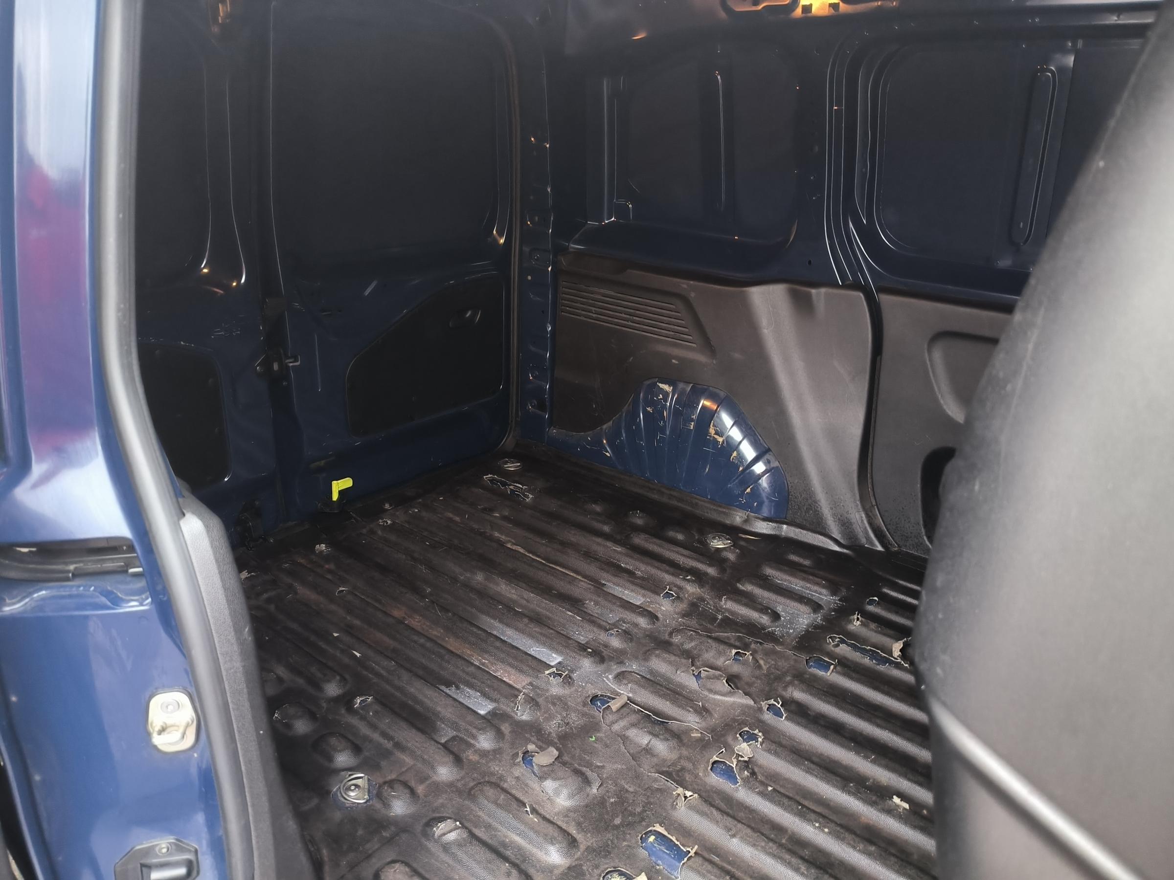 Peugeot Partner, 2021 - pohled č. 9