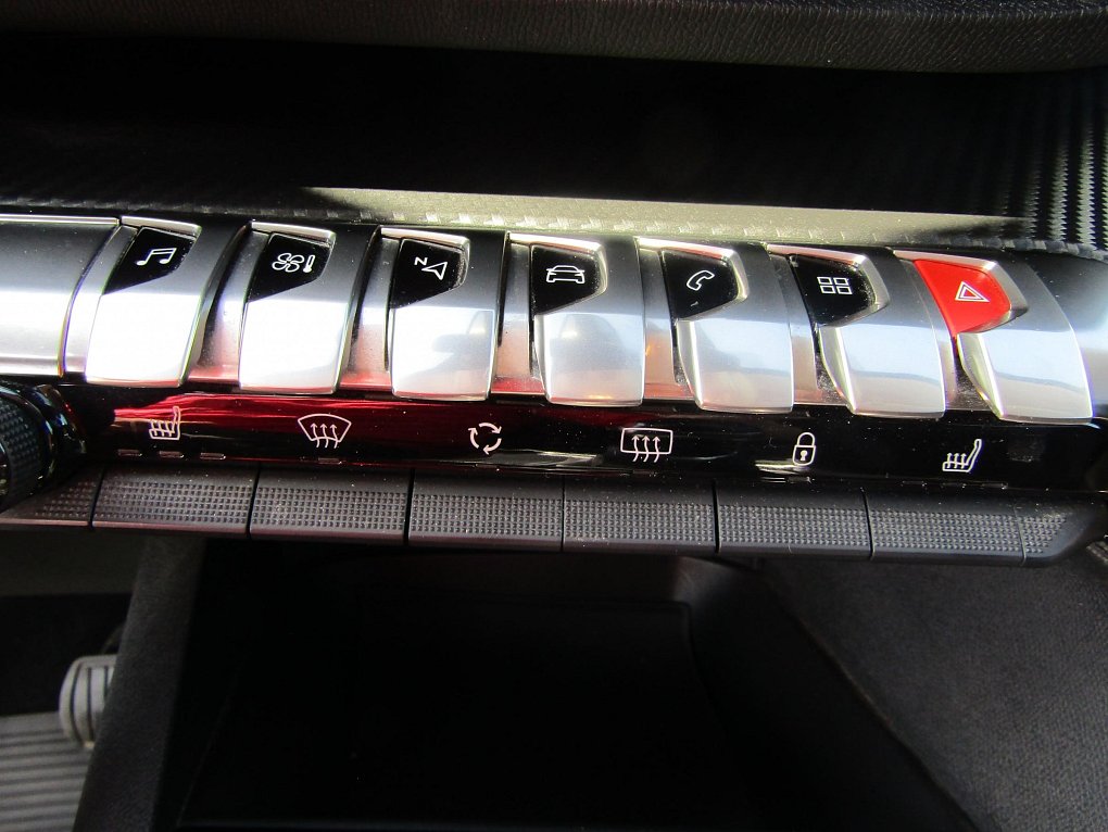 Peugeot 5008 1.5 HDi 