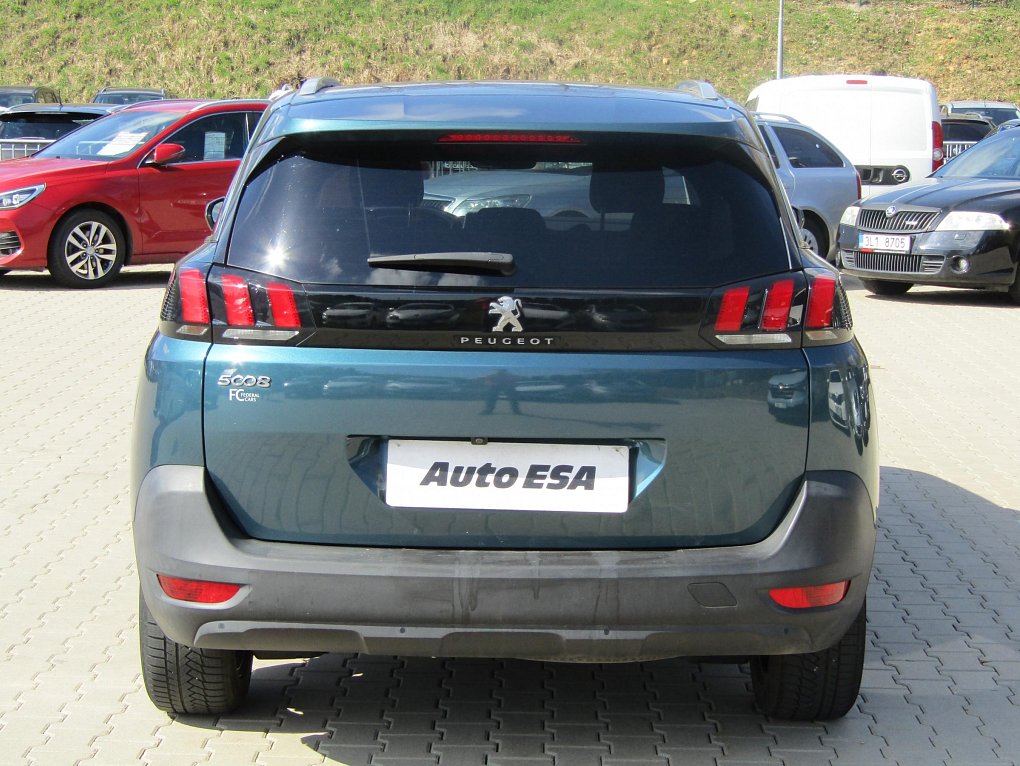 Peugeot 5008 1.5 HDi 