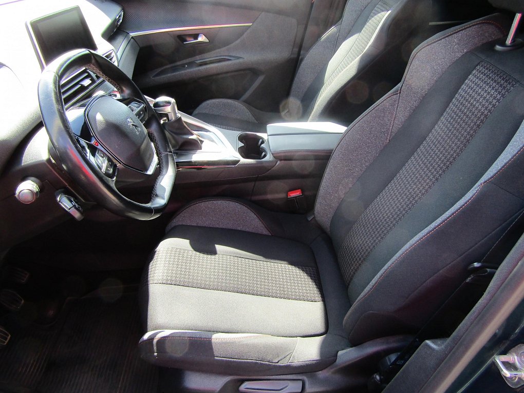 Peugeot 5008 1.5 HDi 