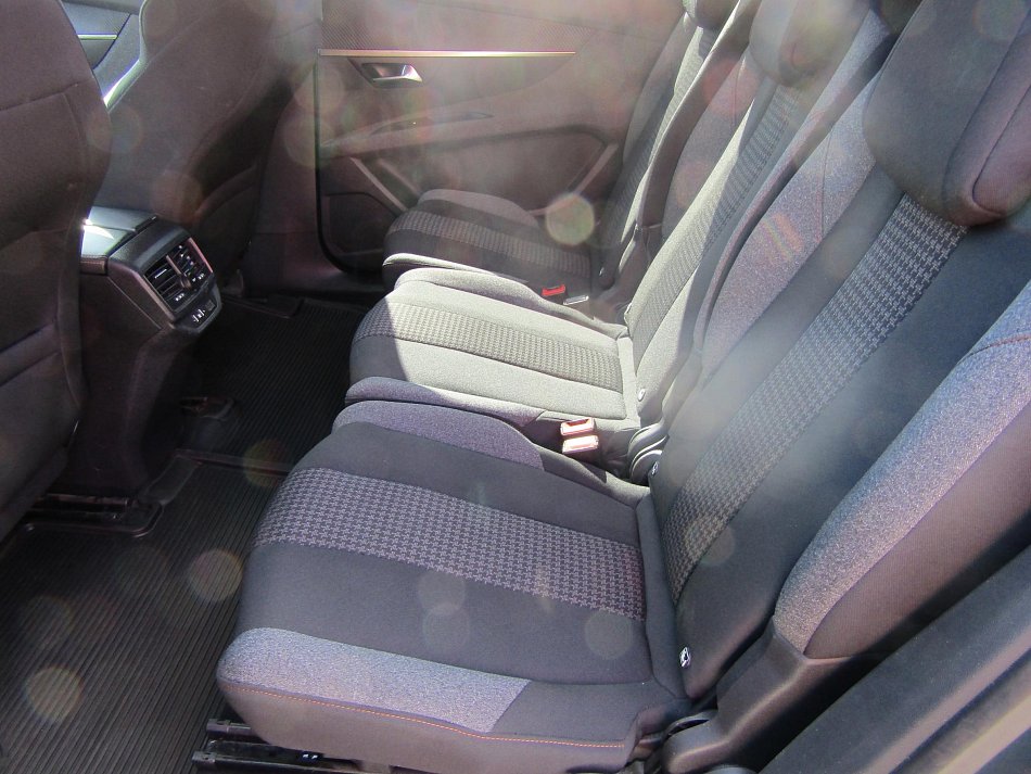 Peugeot 5008 1.5 HDi 