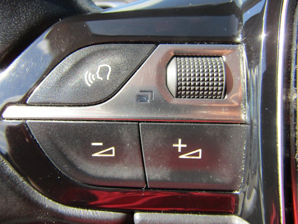 Peugeot 5008 1.5 HDi 