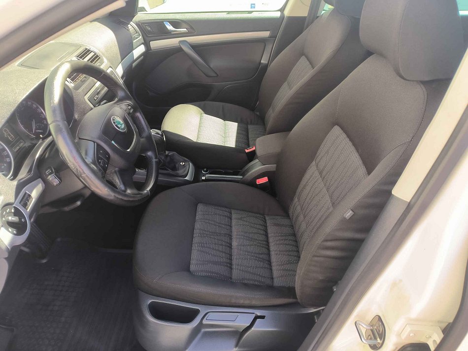 Škoda Octavia II 2.0TDi Elegance 4x4