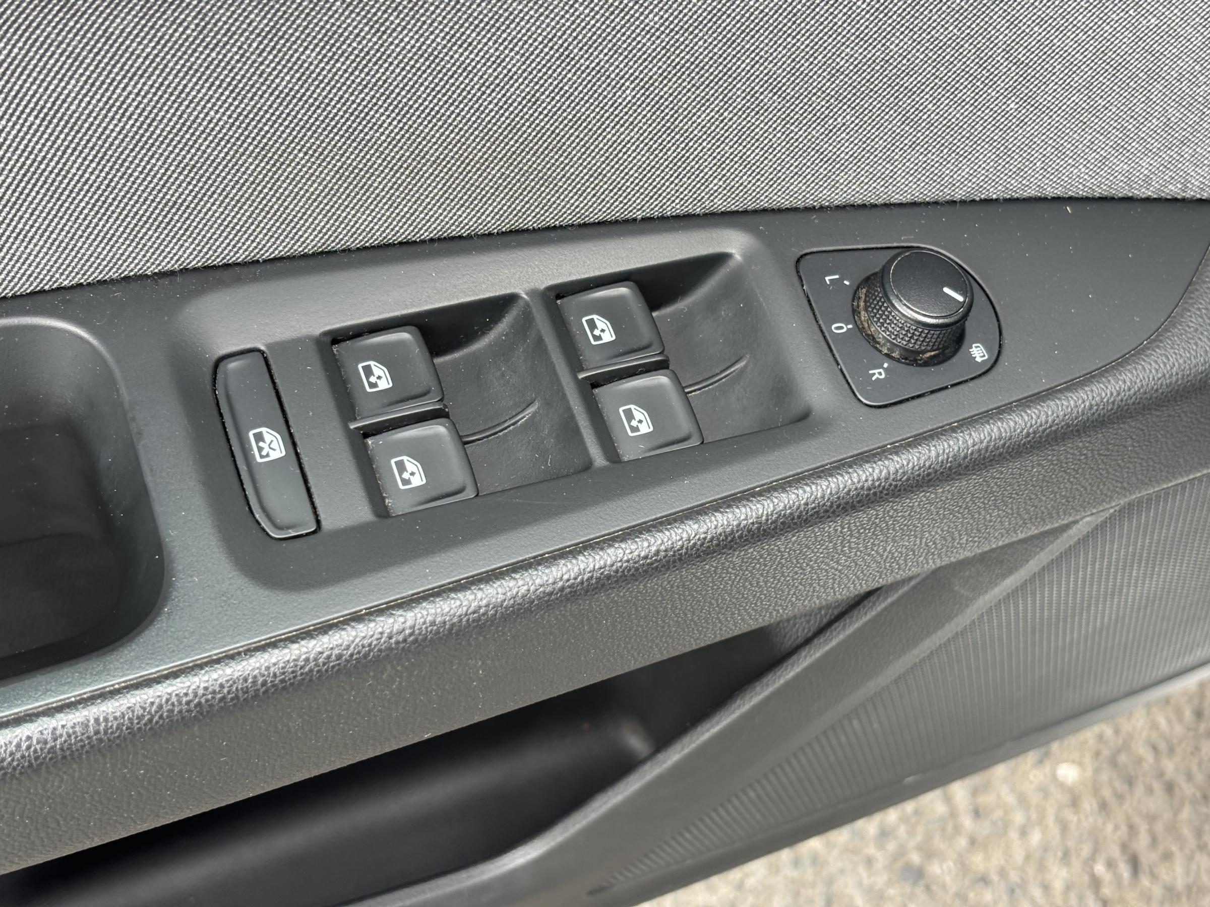 Seat Leon, 2019 - pohled č. 10