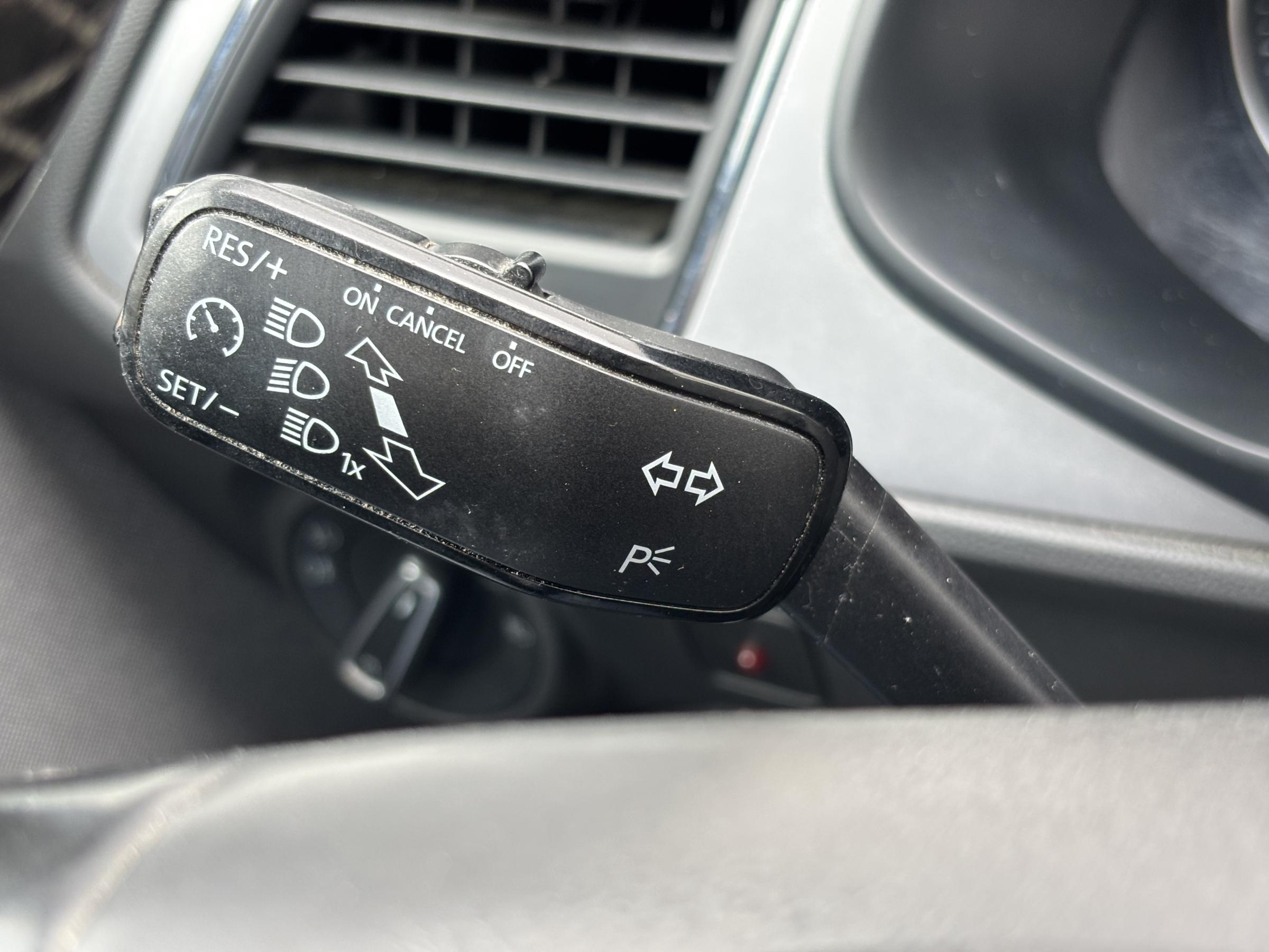 Seat Leon, 2019 - pohled č. 12