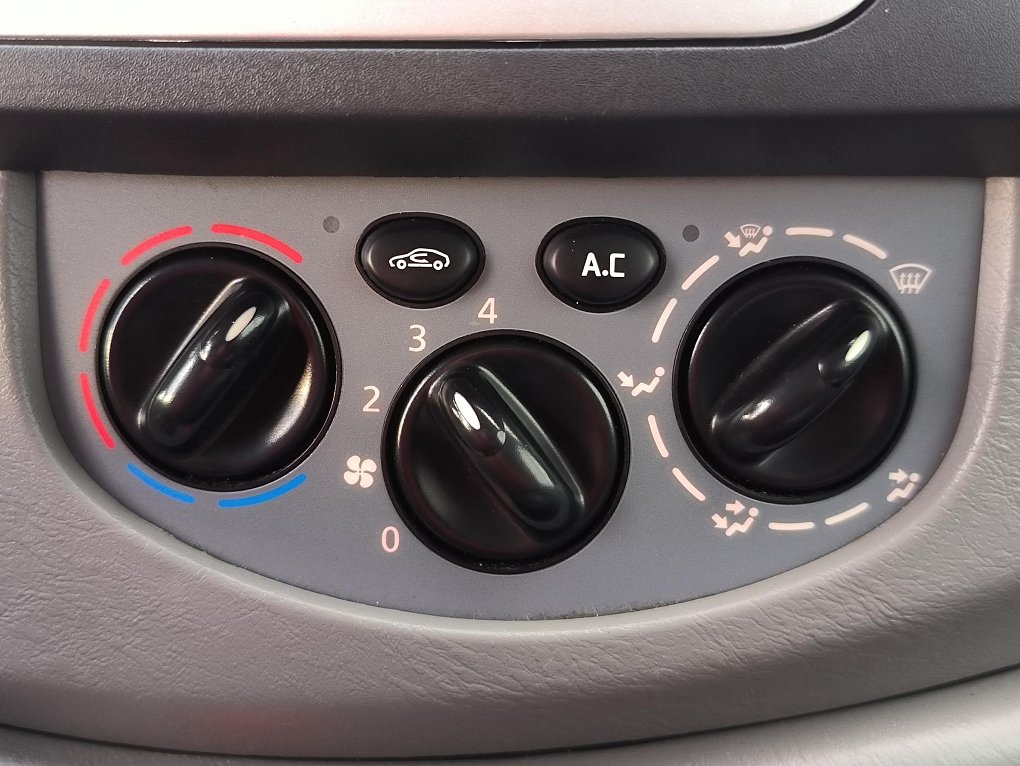 Opel Vivaro 2.0CDTi  L2 9míst