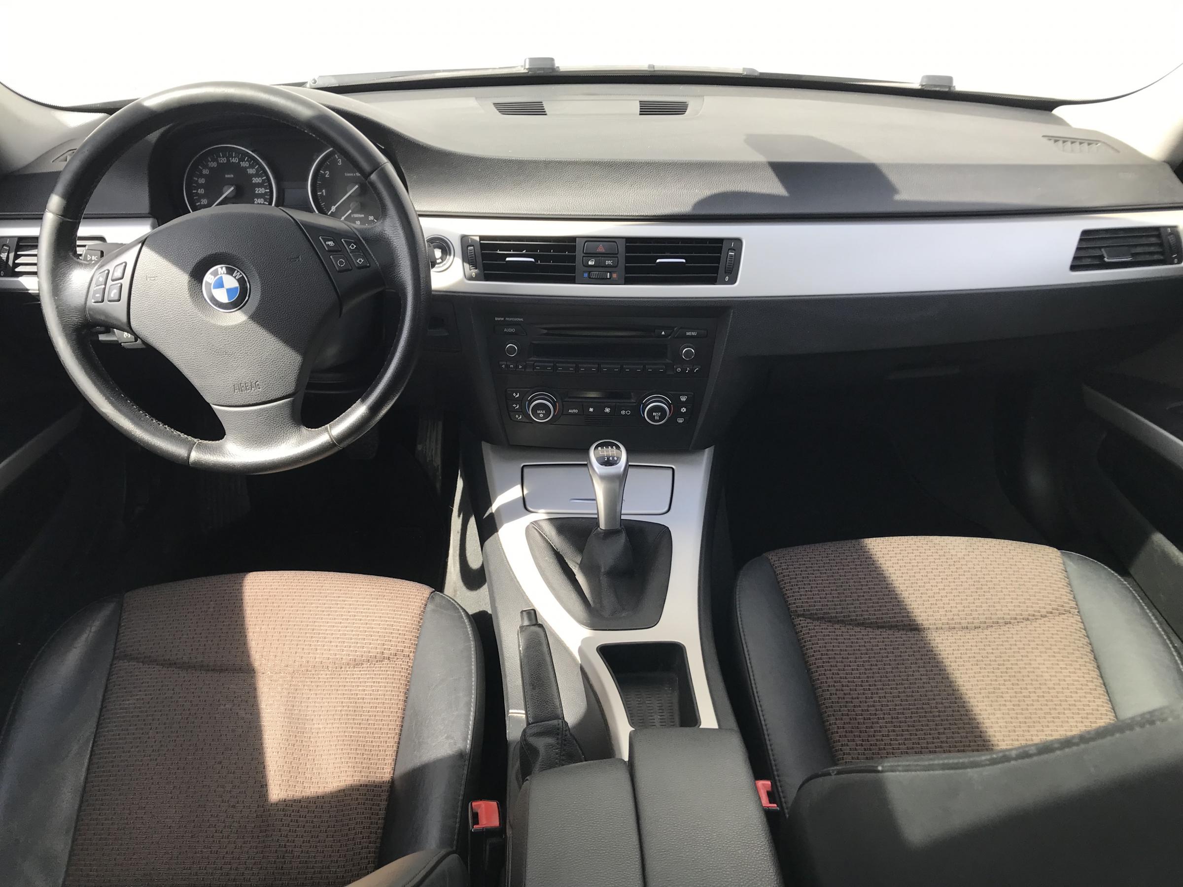 BMW Řada 3, 2009 - pohled č. 13