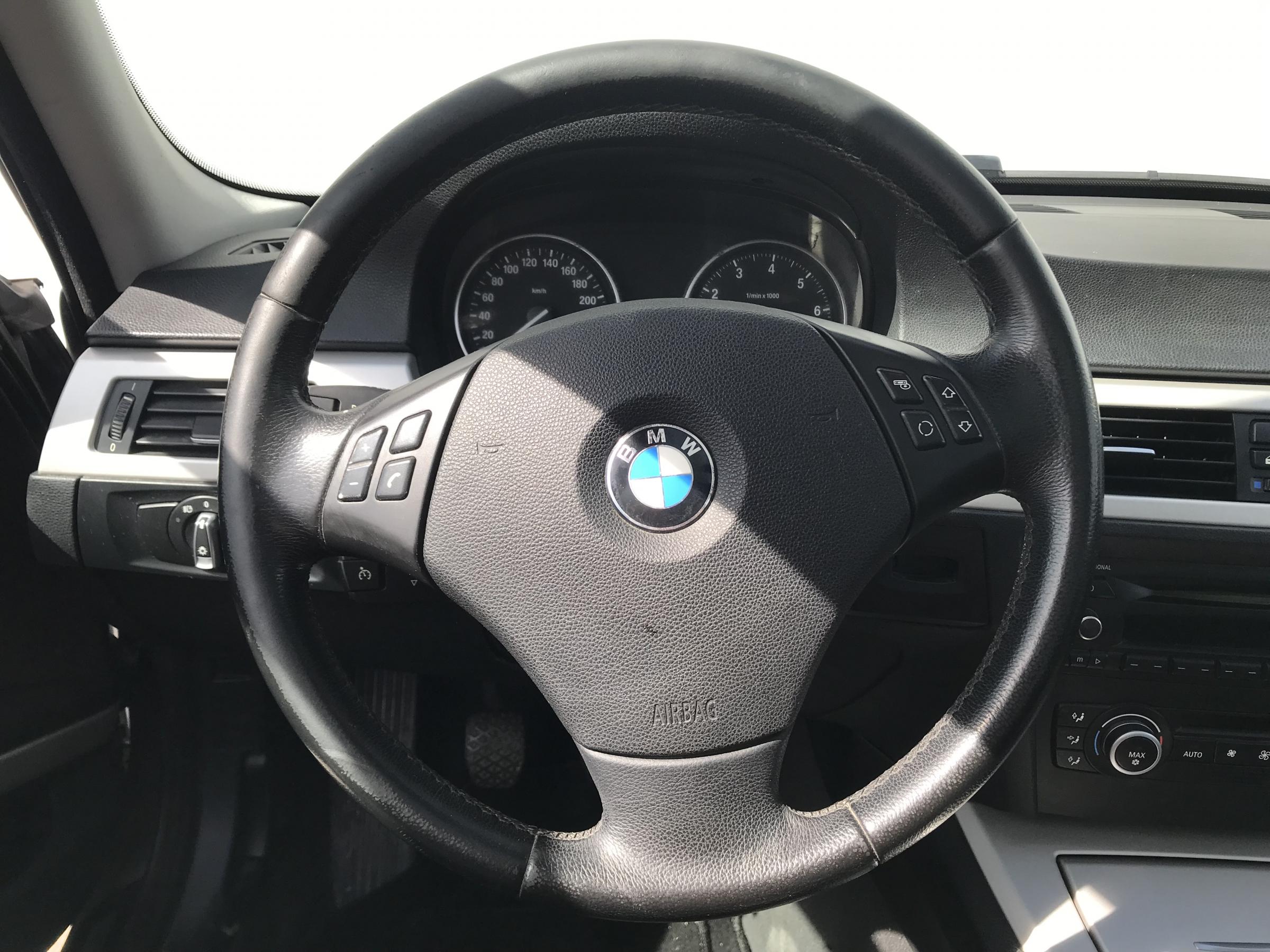 BMW Řada 3, 2009 - pohled č. 14