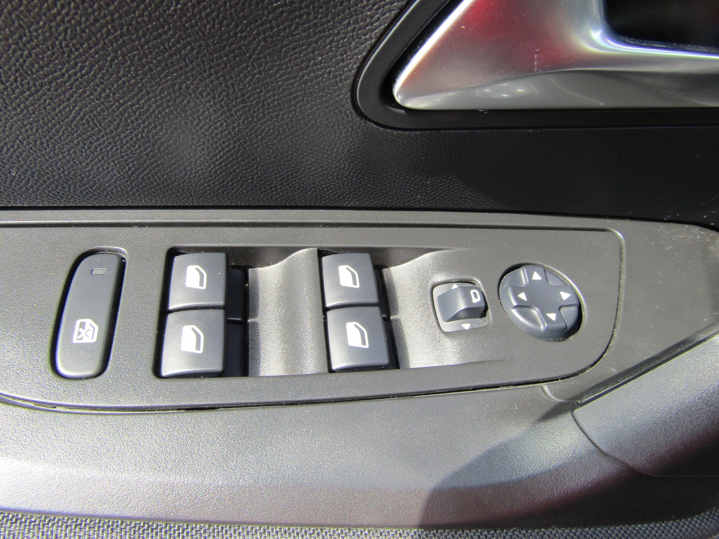 Peugeot 2008, 2021 - pohled č. 15