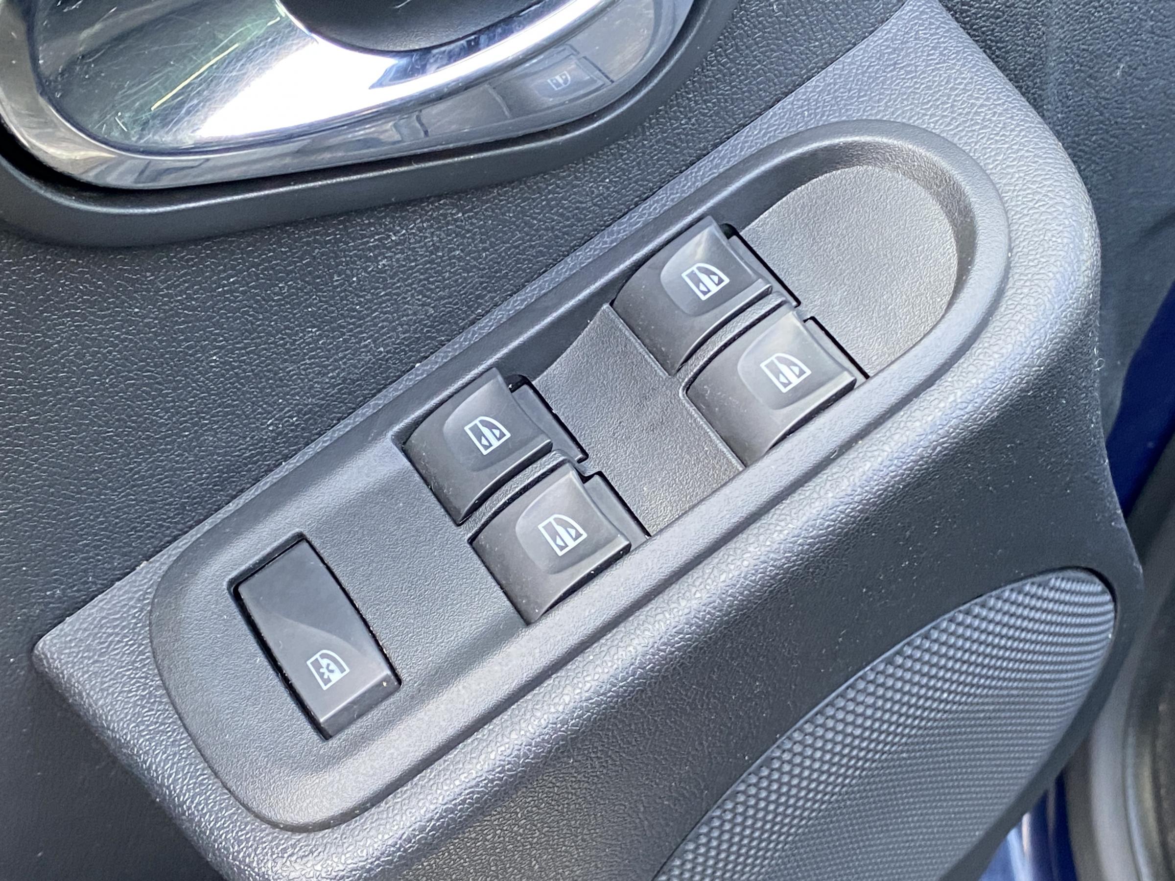 Dacia Duster, 2014 - pohled č. 11