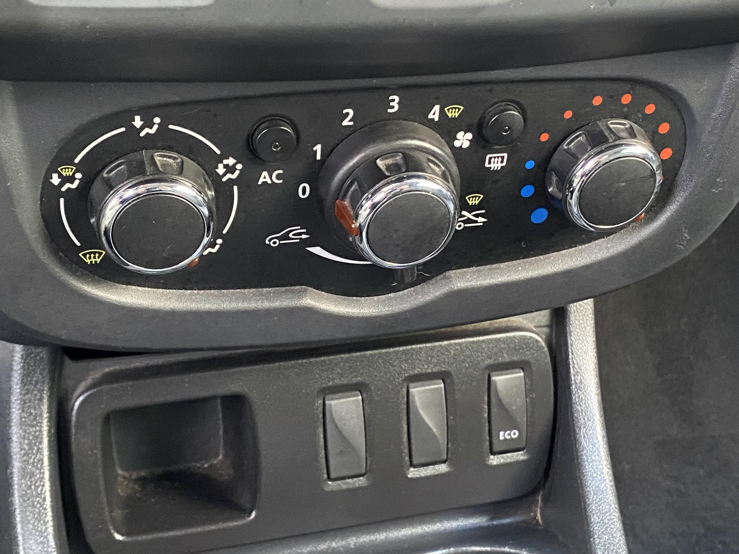 Dacia Duster, 2014 - pohled č. 13