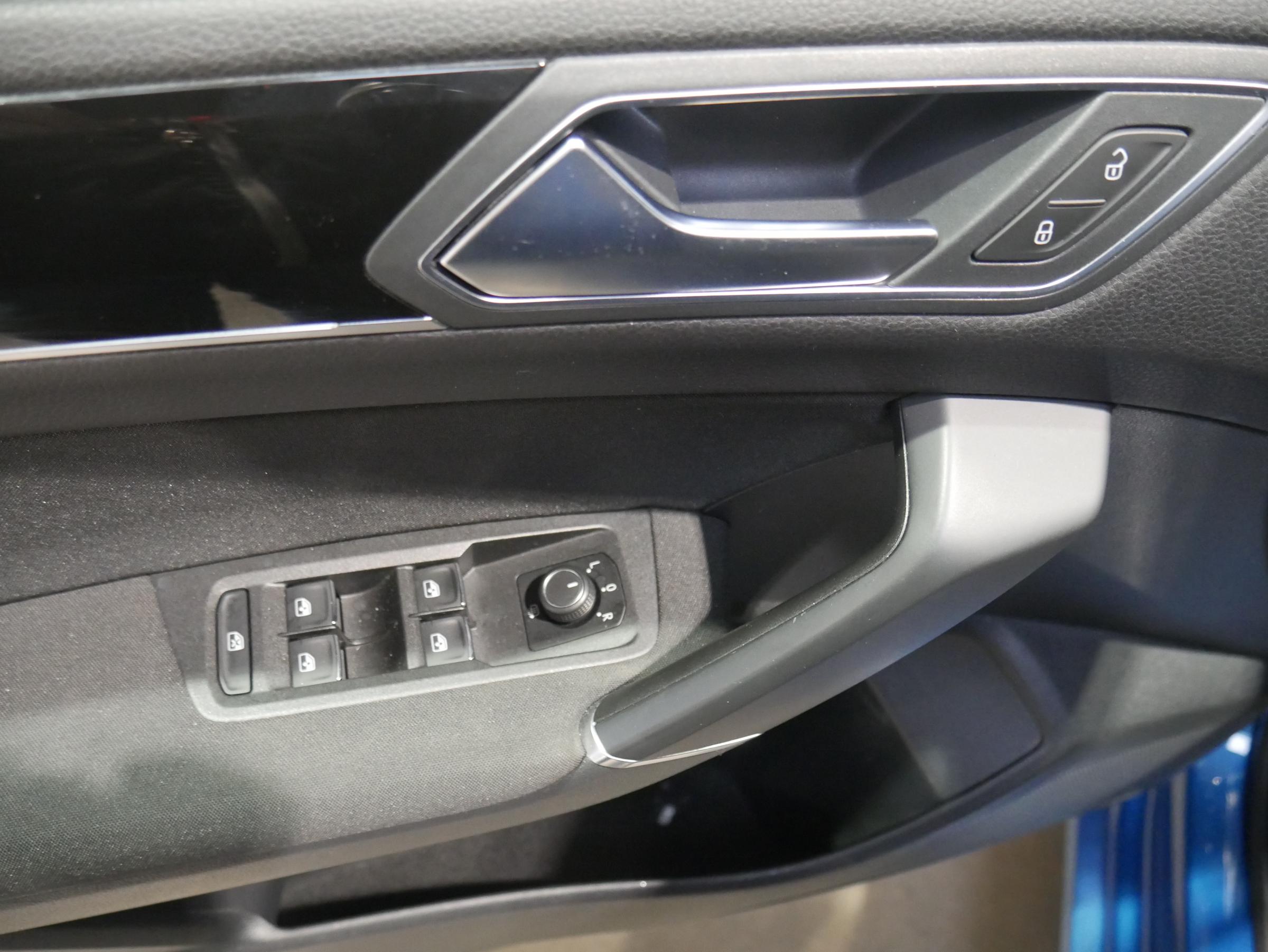 Volkswagen Touran, 2017 - pohled č. 10