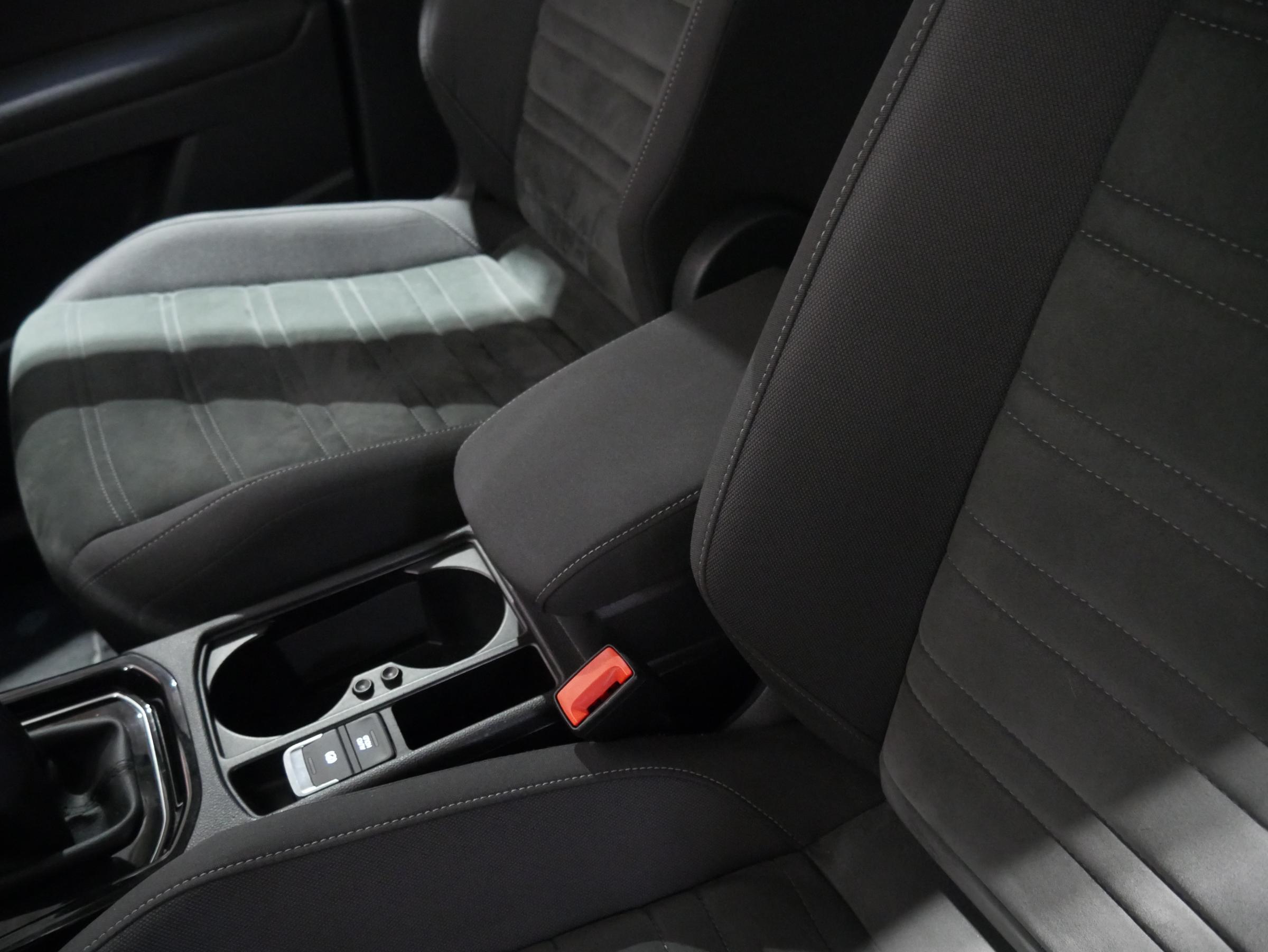 Volkswagen Touran, 2017 - pohled č. 18