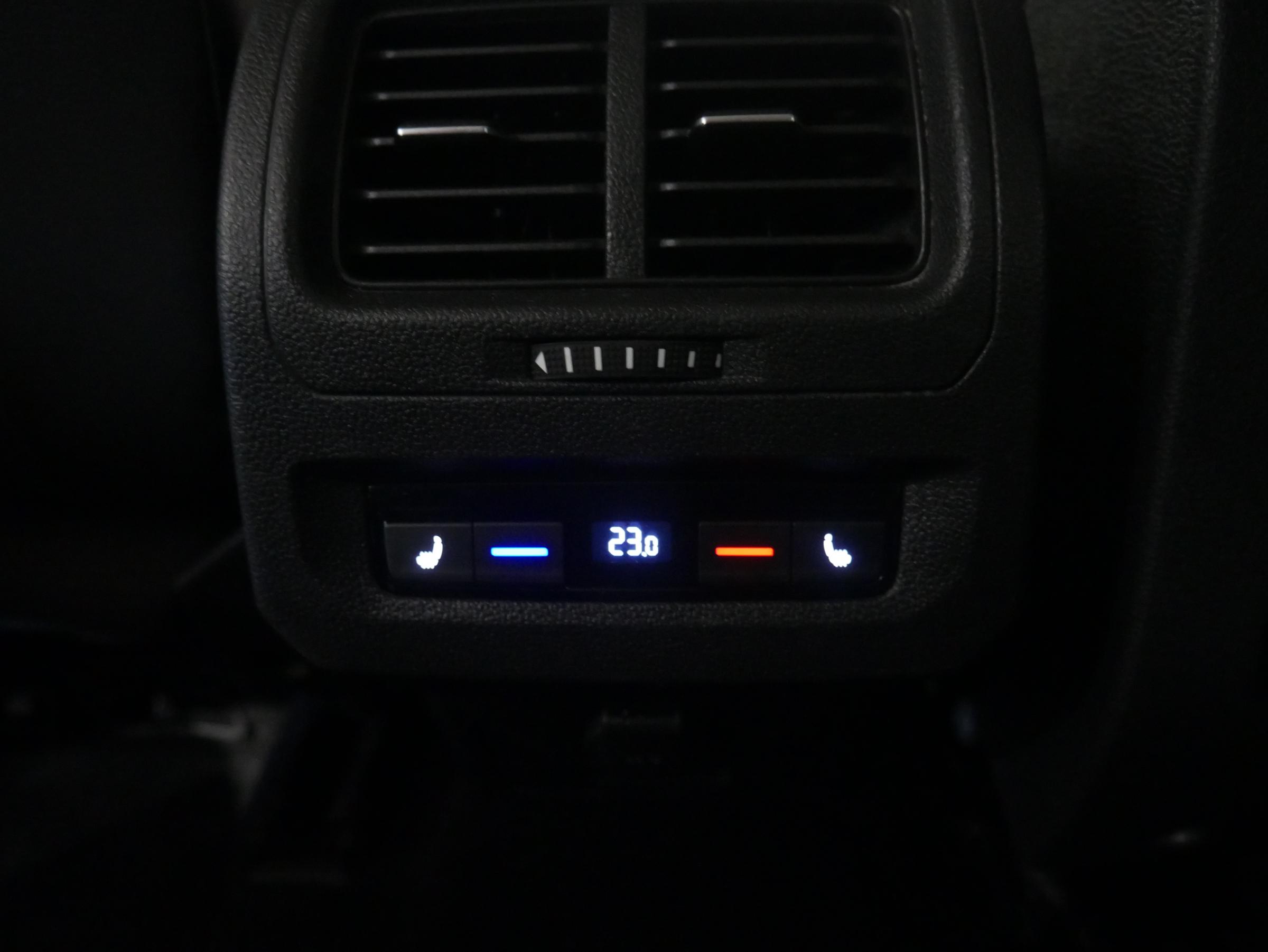 Volkswagen Touran, 2017 - pohled č. 19