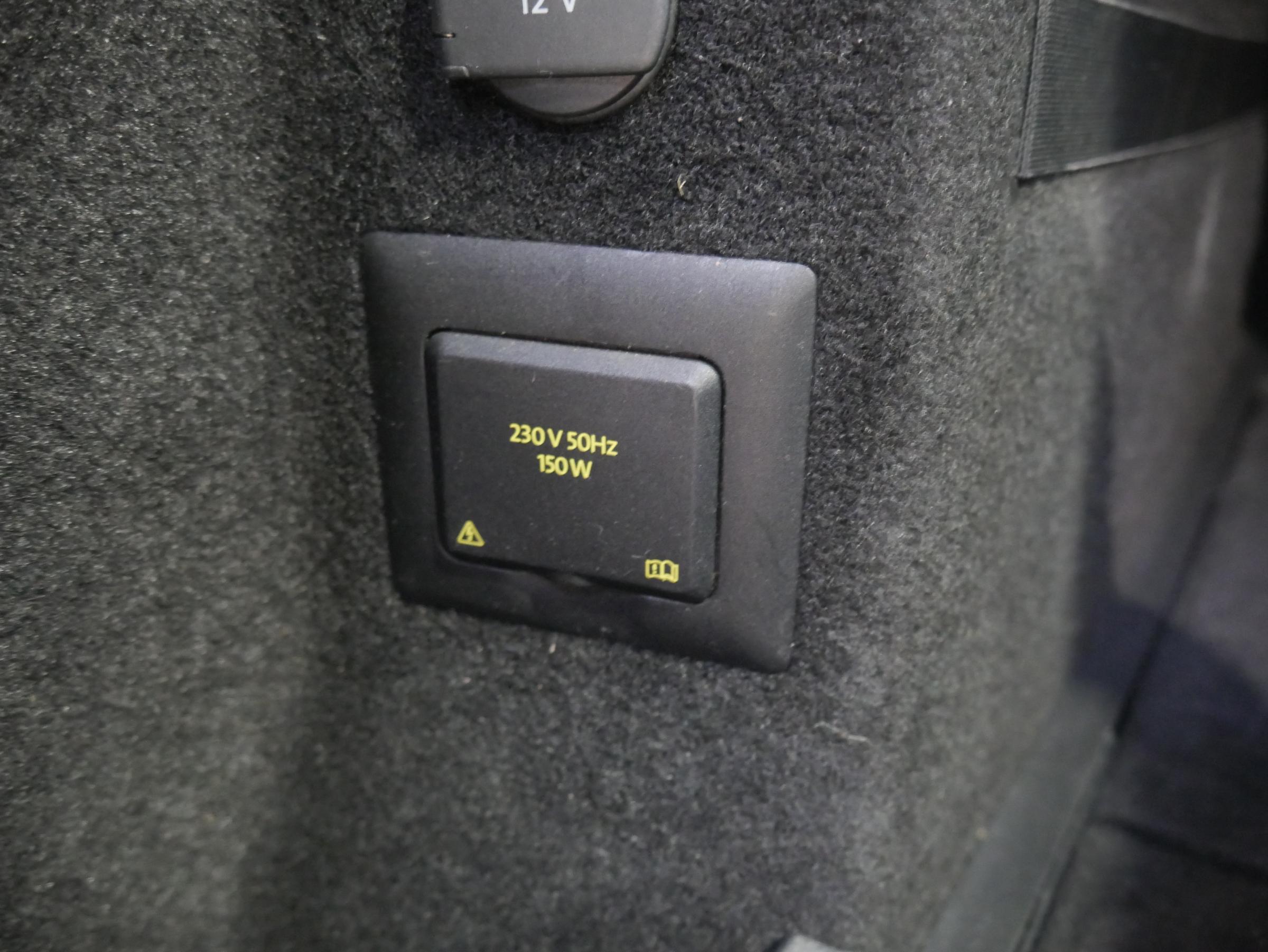 Volkswagen Touran, 2017 - pohled č. 21