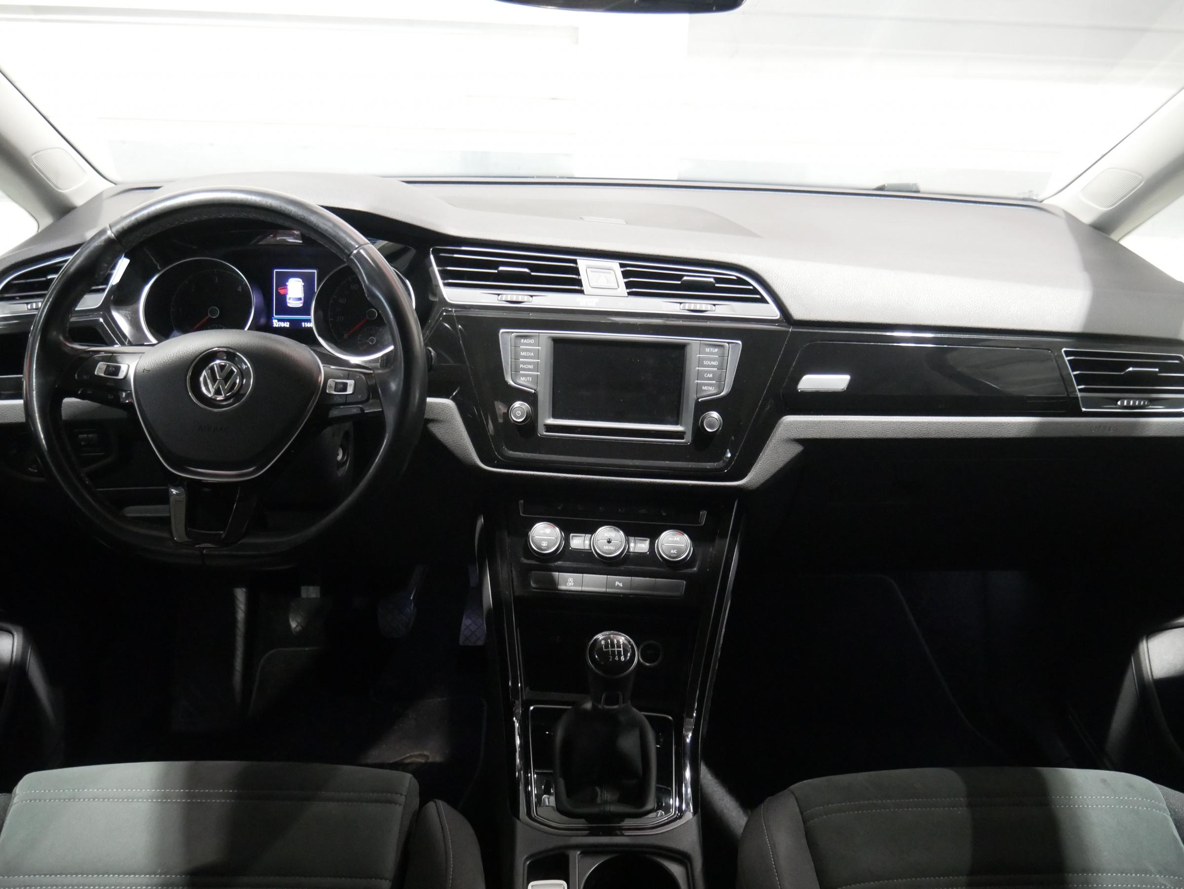 Volkswagen Touran, 2017 - pohled č. 7