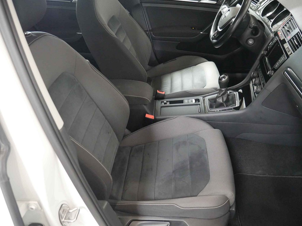 Volkswagen Golf 1.4 TSI 