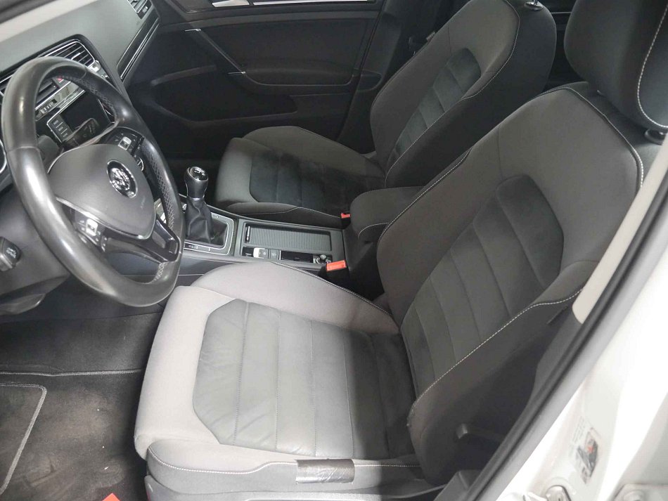 Volkswagen Golf 1.4 TSI 