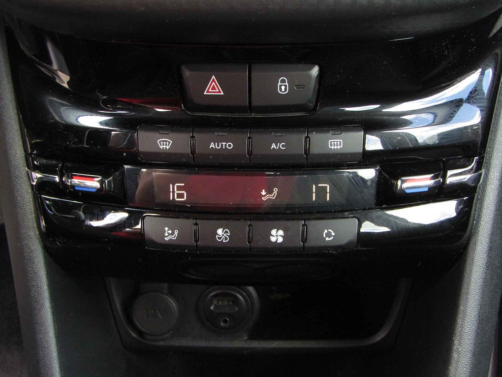 Peugeot 2008 1.2 PT 