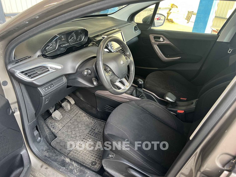 Peugeot 2008 1.2 PureTech 