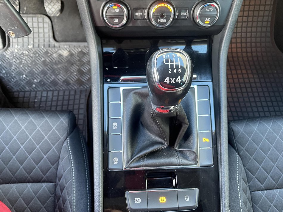 Škoda Superb III 2.0 TDi Style 4x4