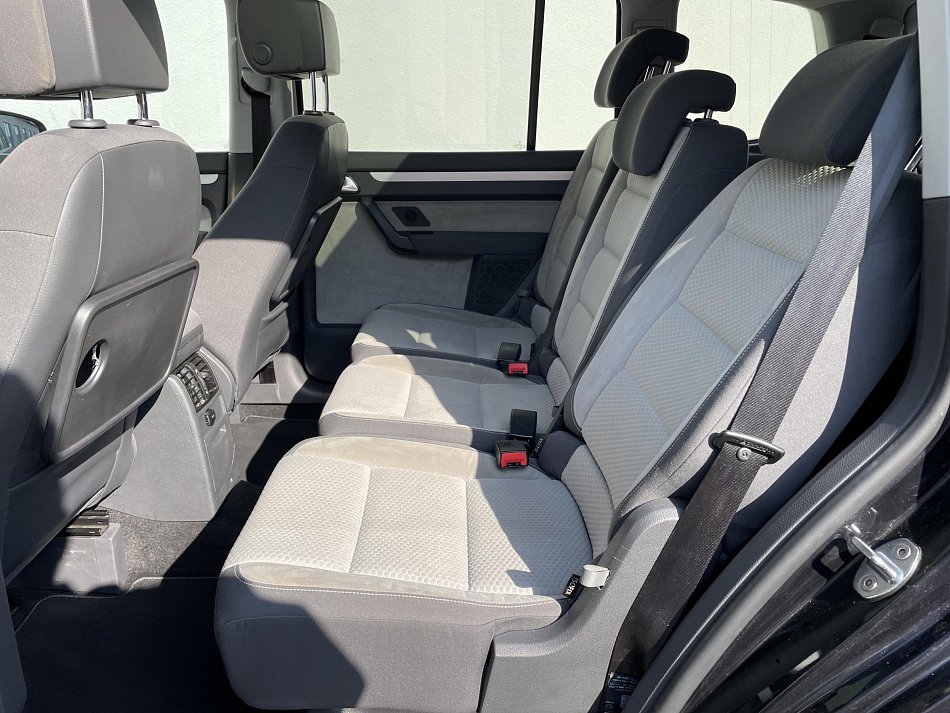 Volkswagen Touran 2.0 TDi CROSS