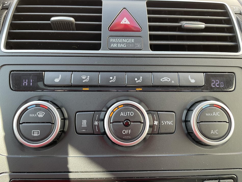 Volkswagen Touran 2.0 TDi CROSS