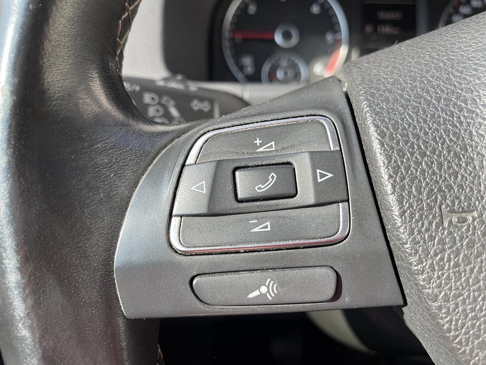 Volkswagen Touran 2.0 TDi CROSS