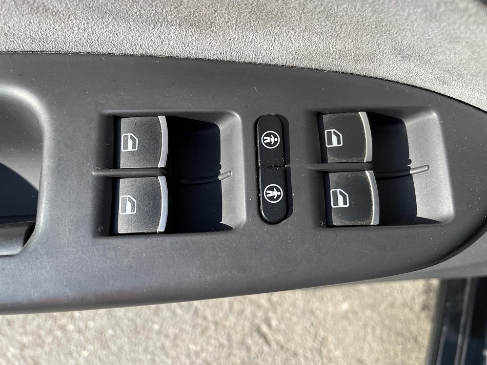 Volkswagen Touran 2.0 TDi CROSS