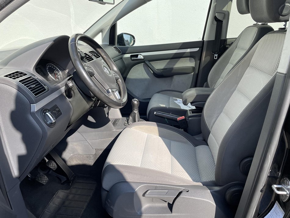 Volkswagen Touran 2.0 TDi CROSS