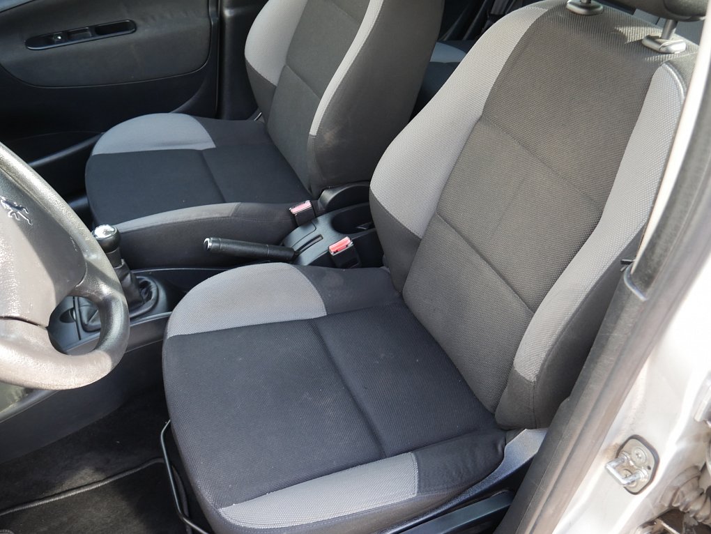 Peugeot 207 1.4 i 