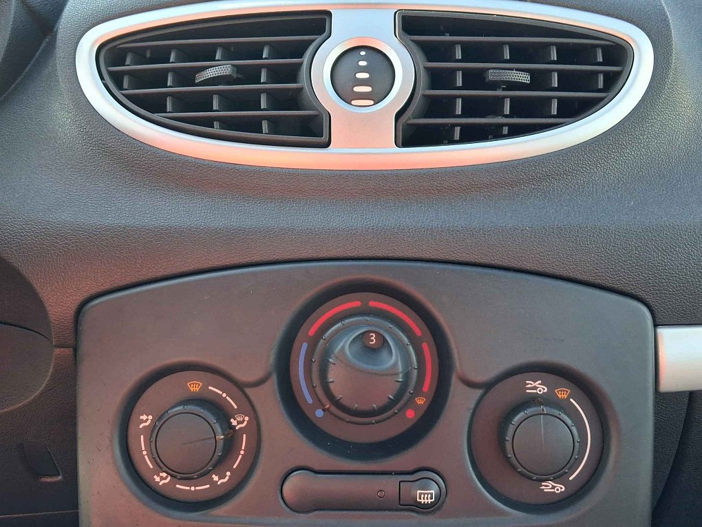 Renault Clio 1.2i 