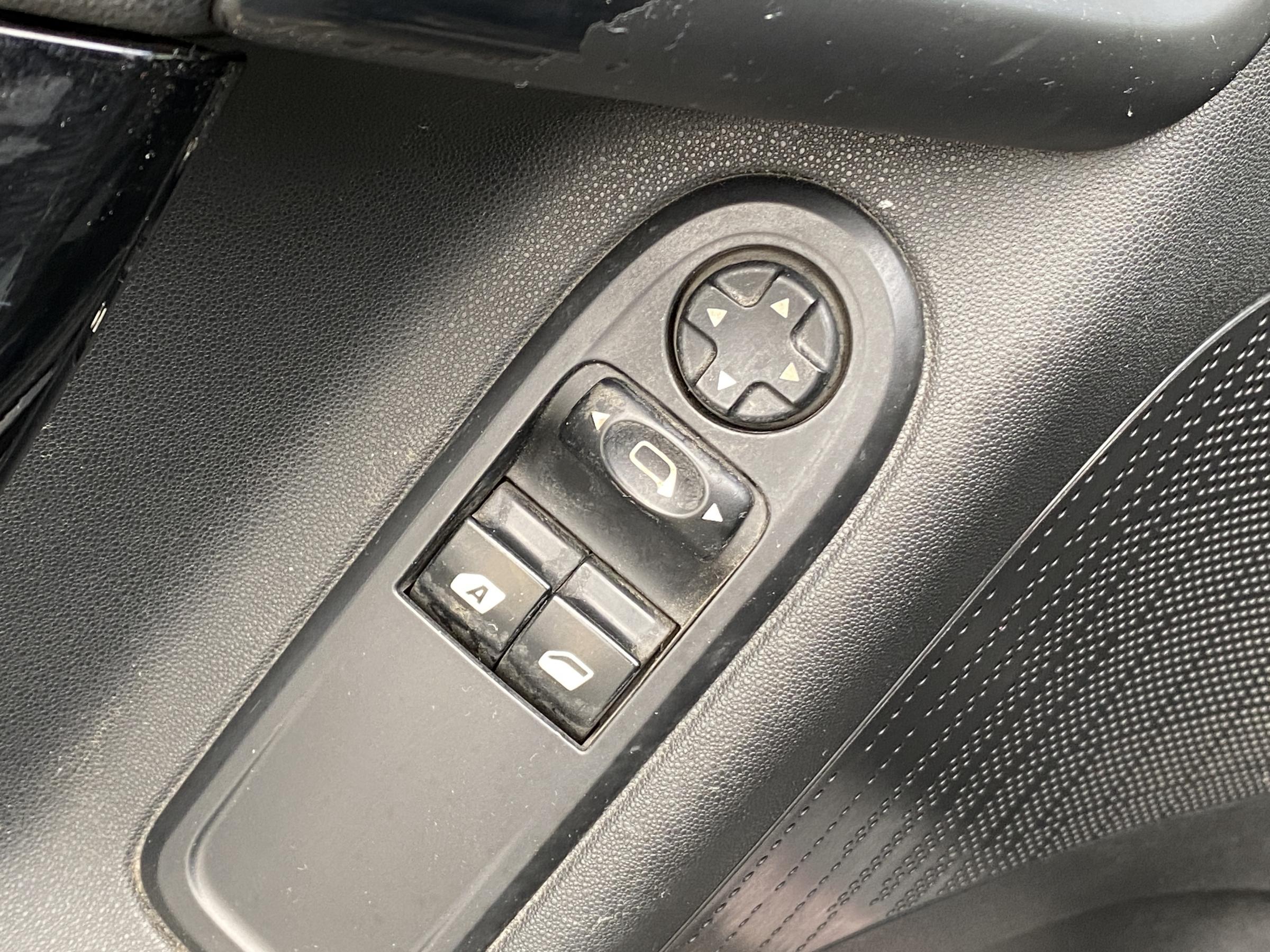 Citroën C3, 2012 - pohled č. 12